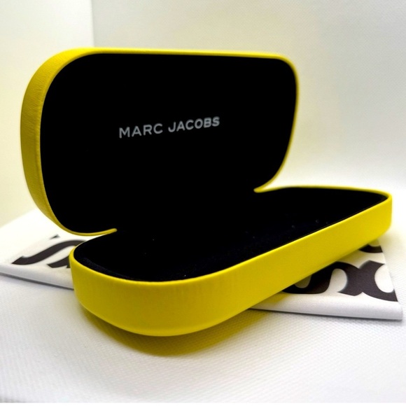Marc Jacobs sunglasses Case and Duster New - Picture 1 of 4